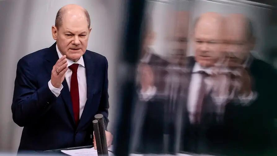 Bundeskanzler Olaf Scholz gibt eine Regierungserklärung im Bundestag ab.