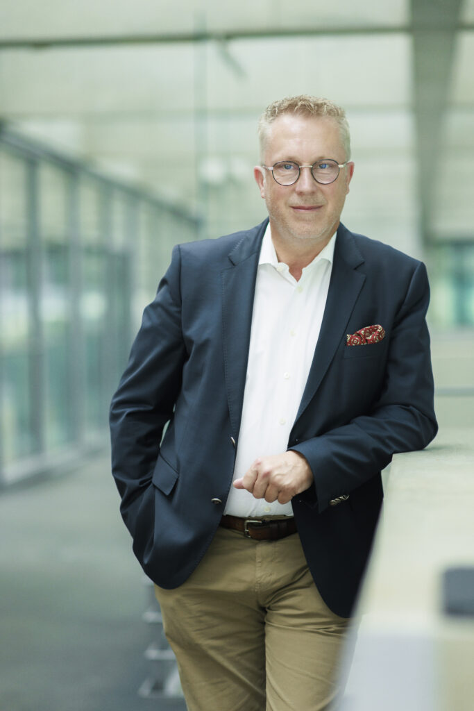 Andreas Larem.